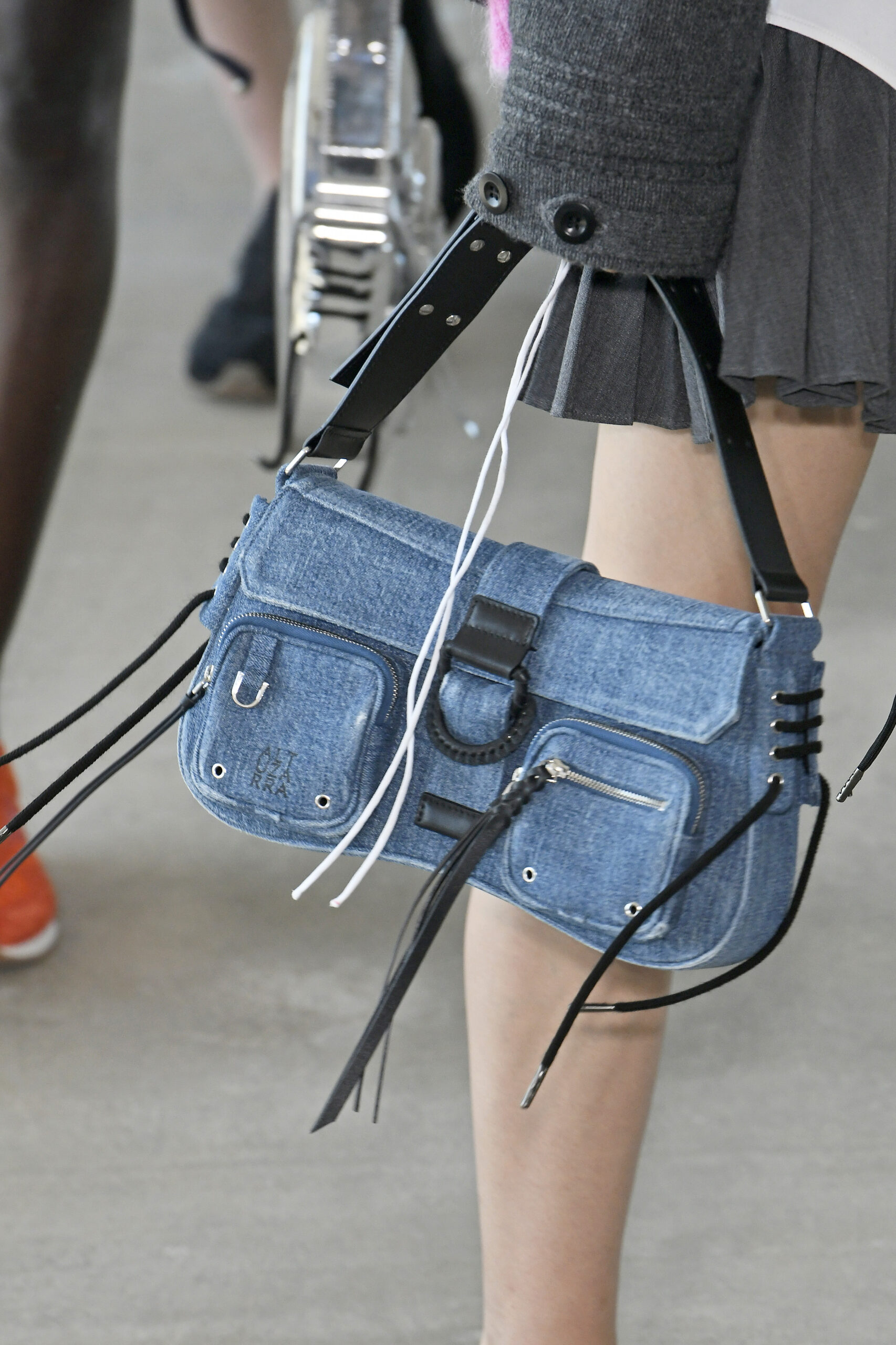 módne kabelky na jar-leto 2023
