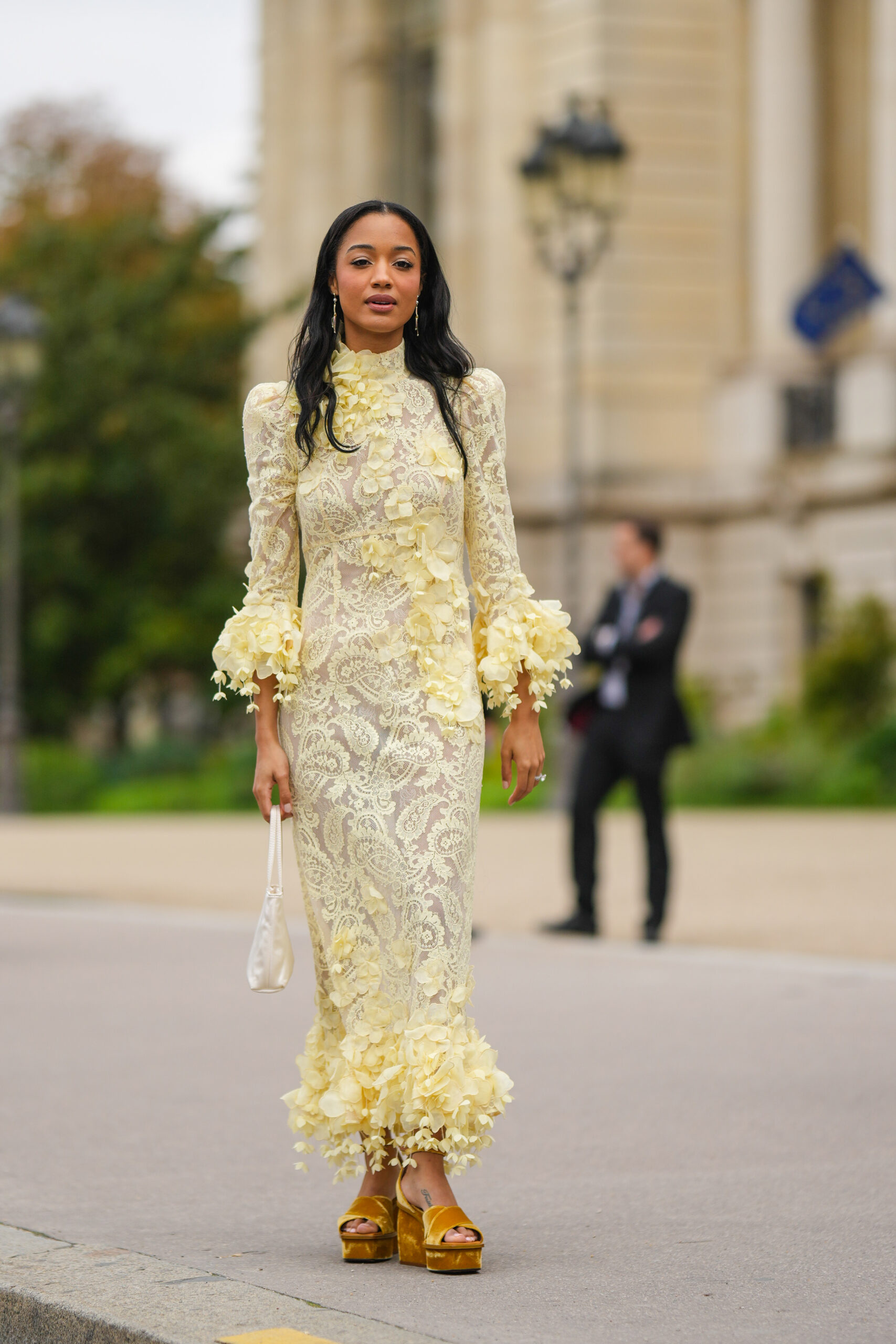 Elegantné šaty na svadbu 2024: čipkované