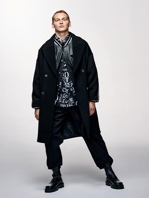 Filip Krogulski z top model w ubraniach modivo
