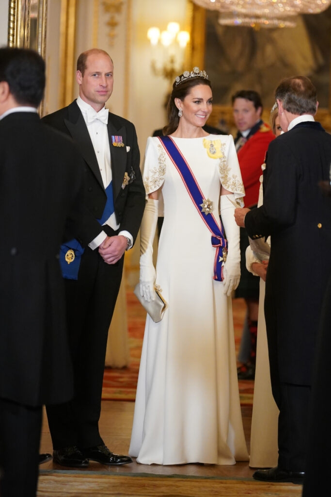 Książę William i księżna Catherine w odświętnych strojach