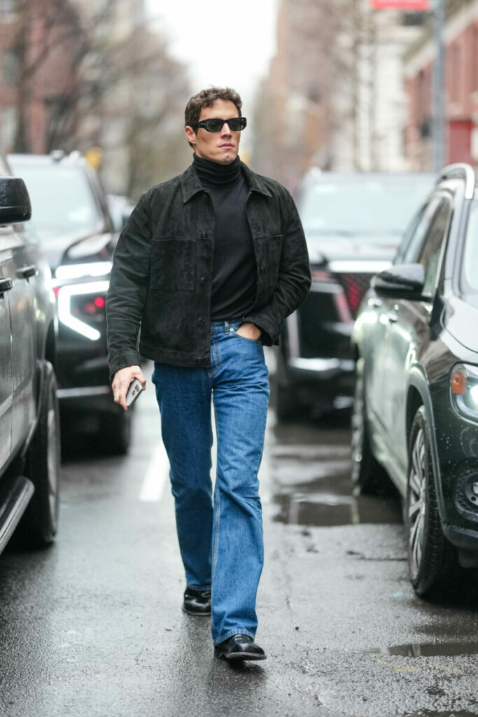 Czarny golf męski - z czym go łączyć?