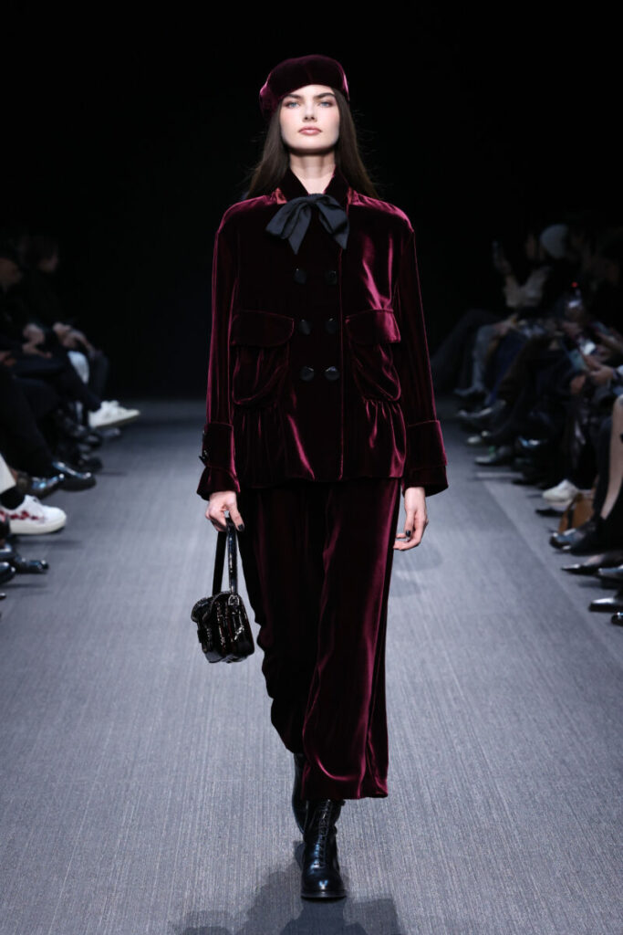 burgundowy i bordo na jesien, pokaz mody