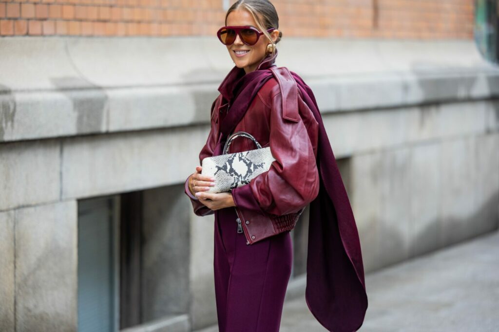 Burgund i bordo: najmodniejsze kolory na jesień 2025