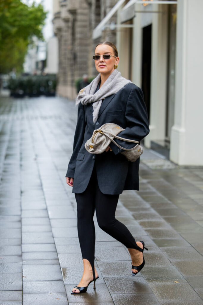 legginsy w stylizacji do pracy