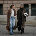 modny trencz na zime