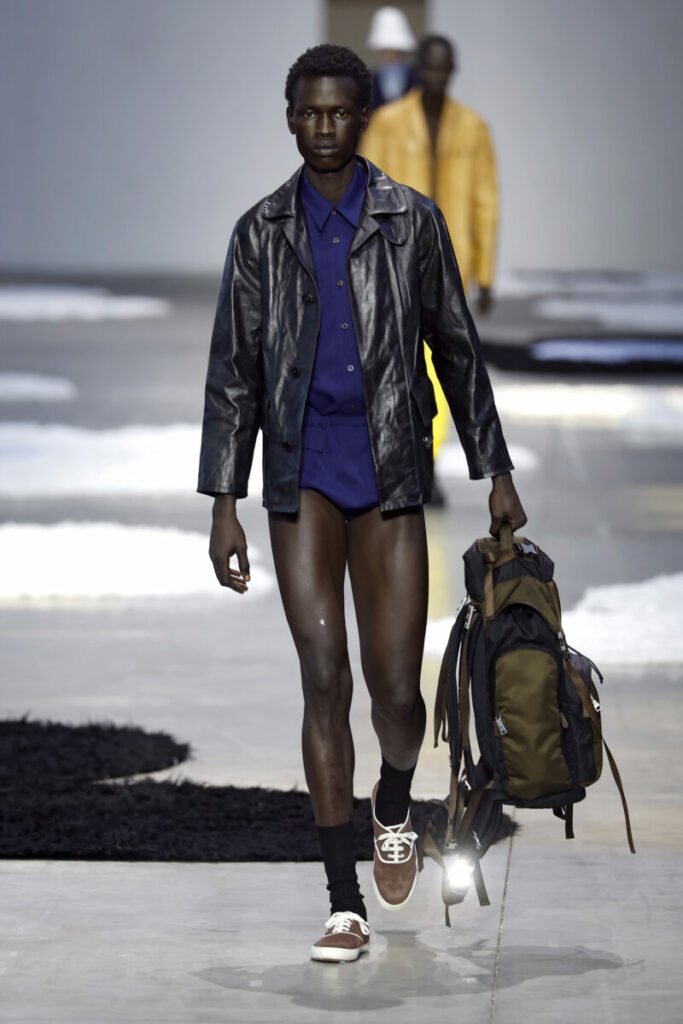 [Modne buty męskie wiosna-lato 2026]: płócienne tenisówki 