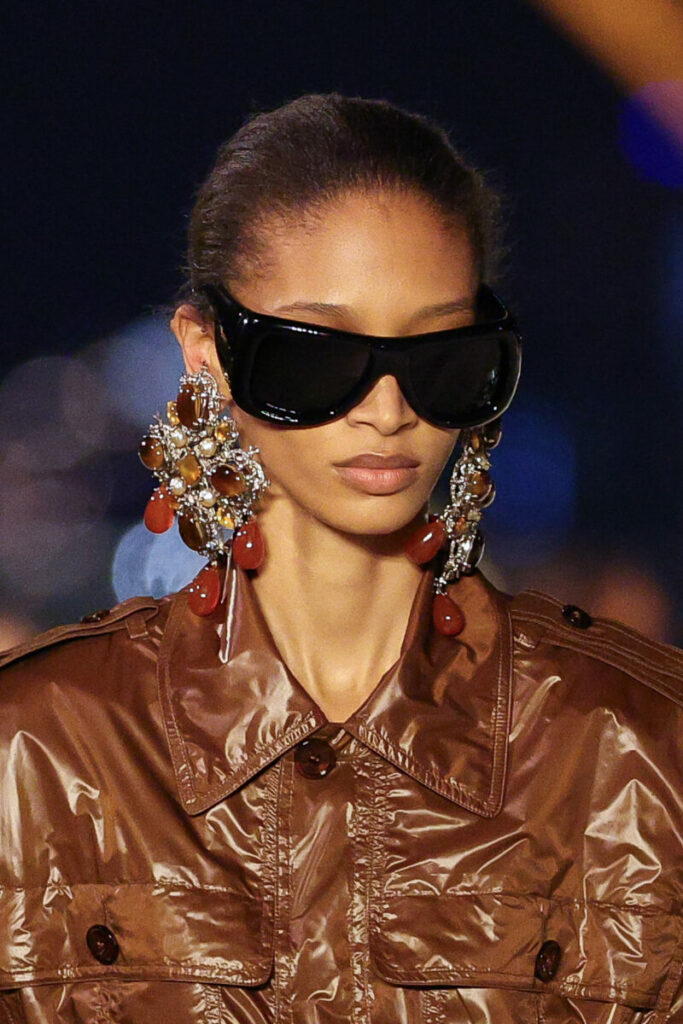 [Modna biżuteria 2026]: gigantyczne kolczyki