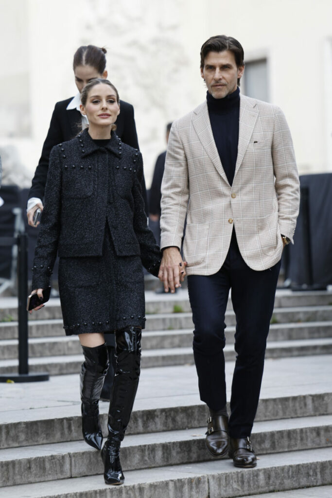 Stylizacja na kolację walentynkową dla niego, na zdjęciu Johannes Huebl