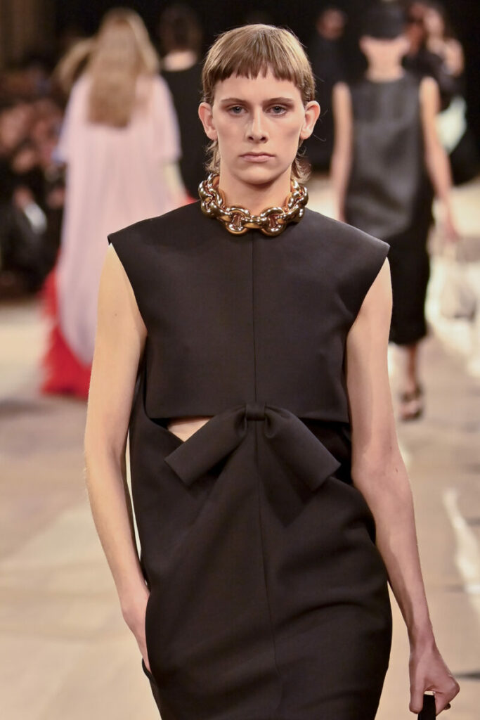 [Modna biżuteria 2026]: chokery XXL