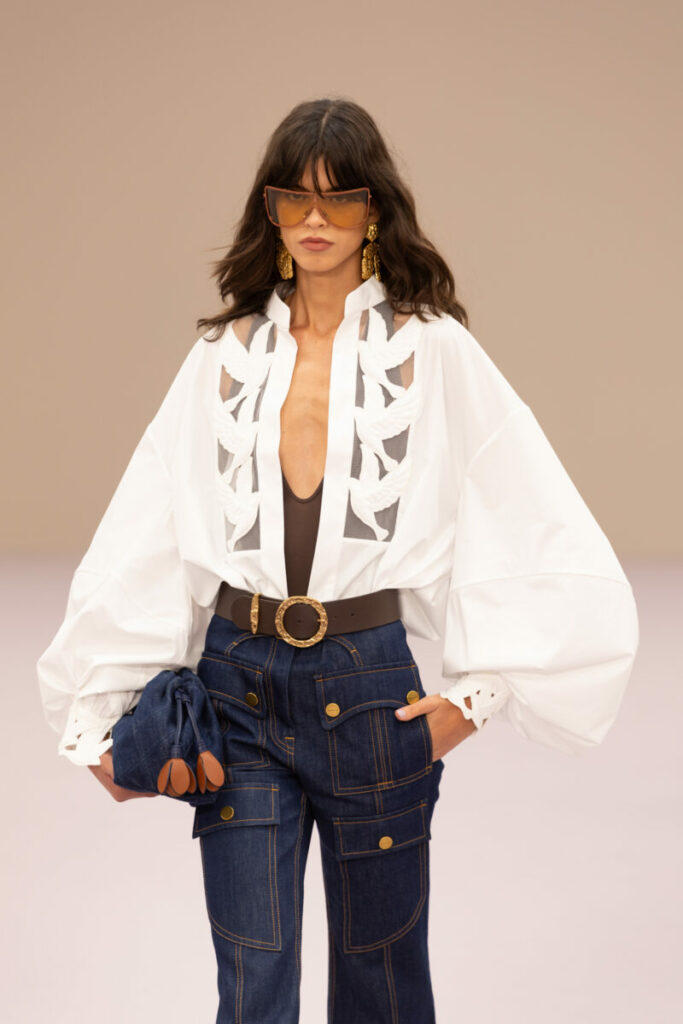 [Trendy wiosna lato 2026]: jeans w roli głównej