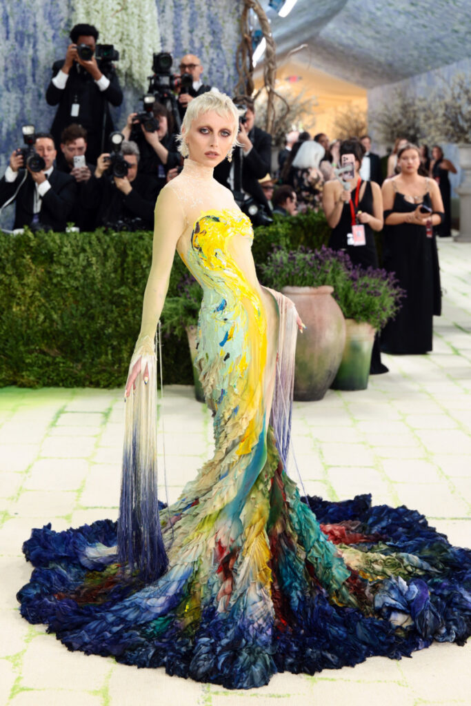 MET Gala 2026: Emma Chamberlain (Mugler)